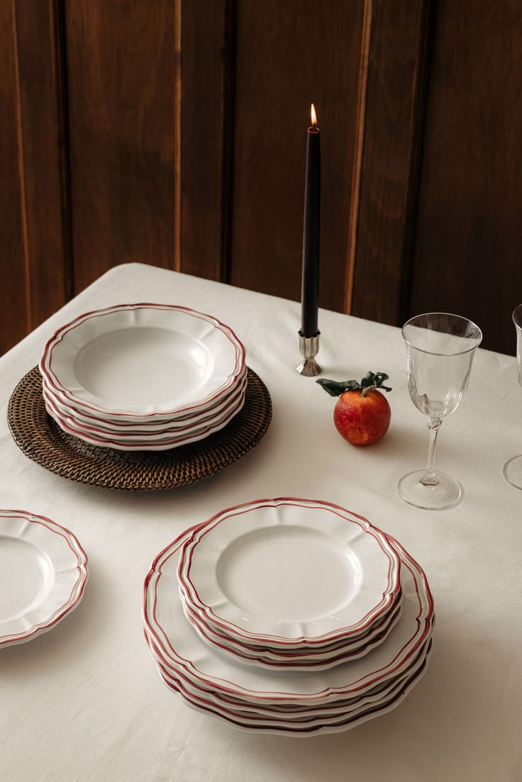 Modern tableware styling